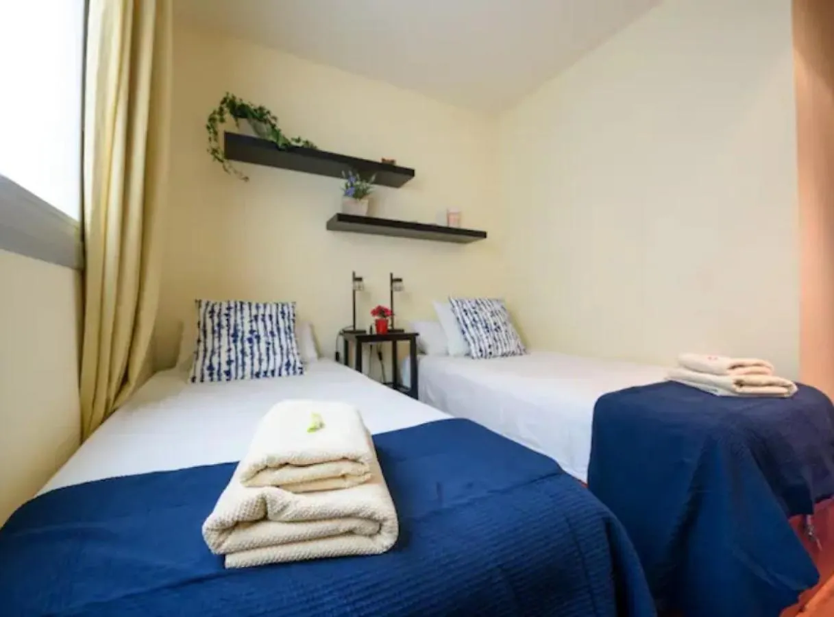 Апартаменты Ramblasrentals Stylish Bright 3Br New Catalan Flat 10M Ramblas - Parking - Wifi Барселона
