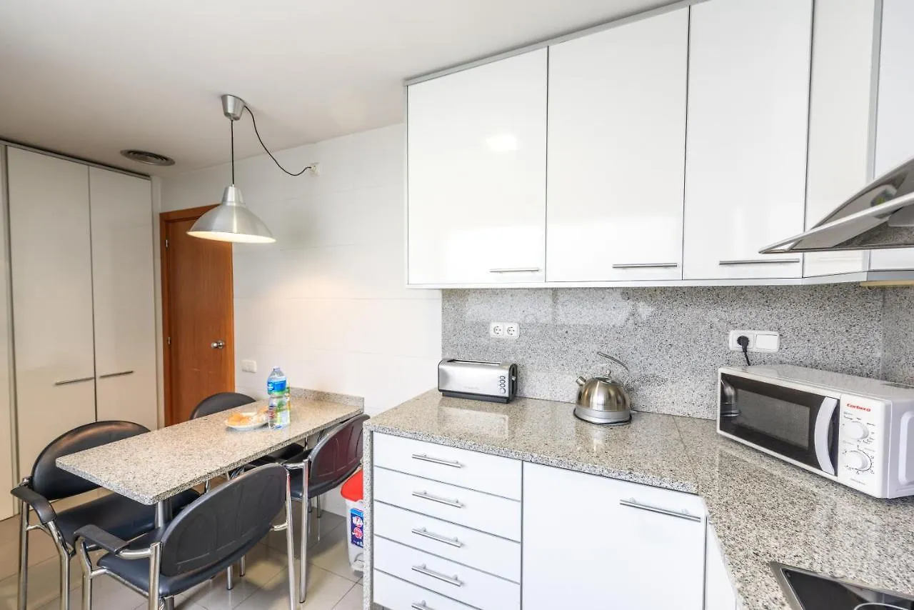 Апартаменты Ramblasrentals Stylish Bright 3Br New Catalan Flat 10M Ramblas - Parking - Wifi Барселона
