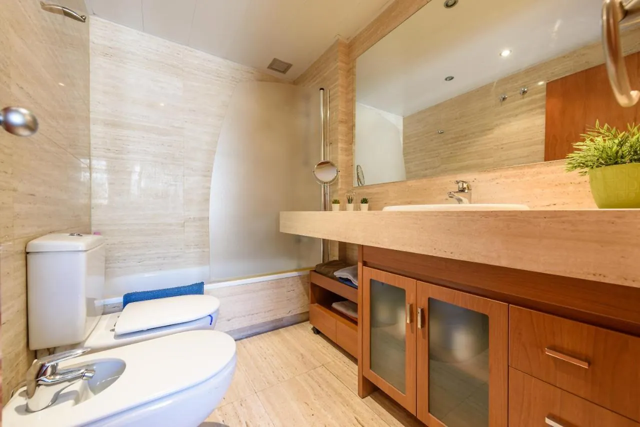 Ramblasrentals Stylish Bright 3Br New Catalan Flat 10M Ramblas - Parking - Wifi Барселона 0*,  Испания